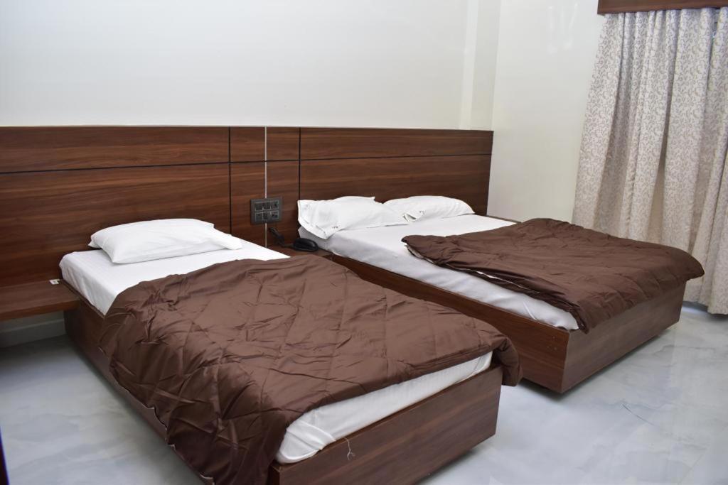 Hotel Sai Sandesh Ширди Экстерьер фото