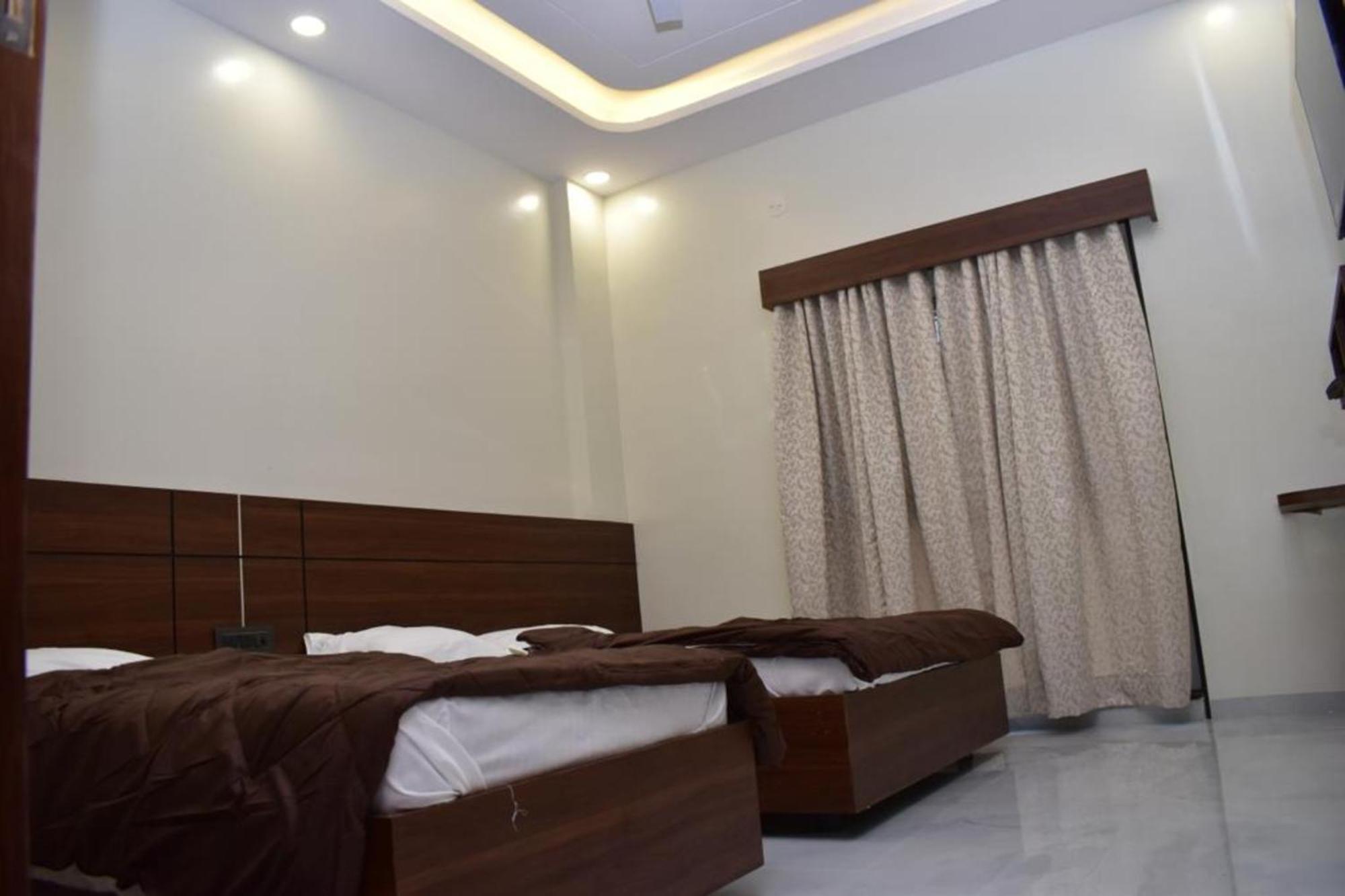 Hotel Sai Sandesh Ширди Экстерьер фото